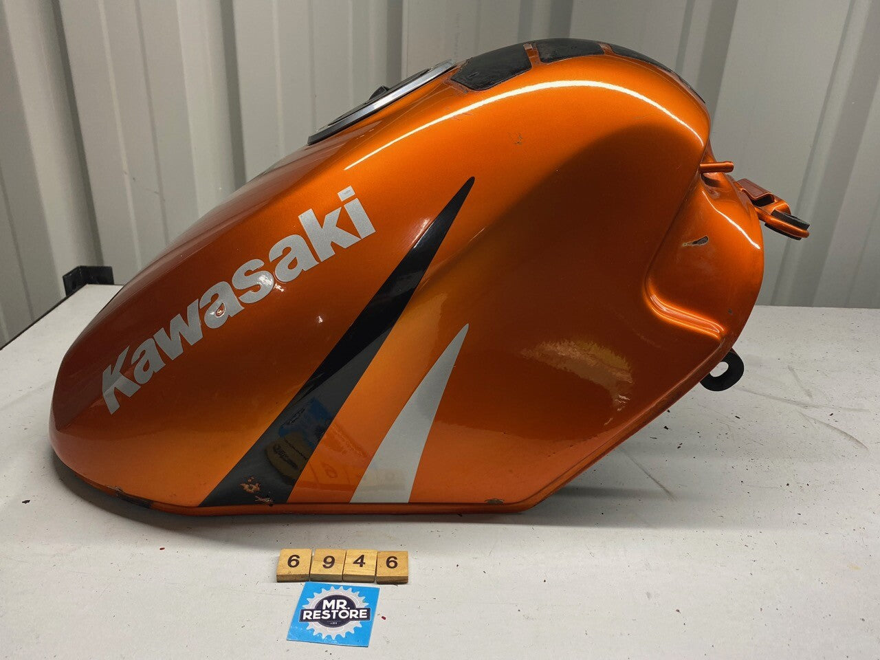 Kawasaki ZZR250 EX250H Ninja Fuel Tank & Cap (no key)