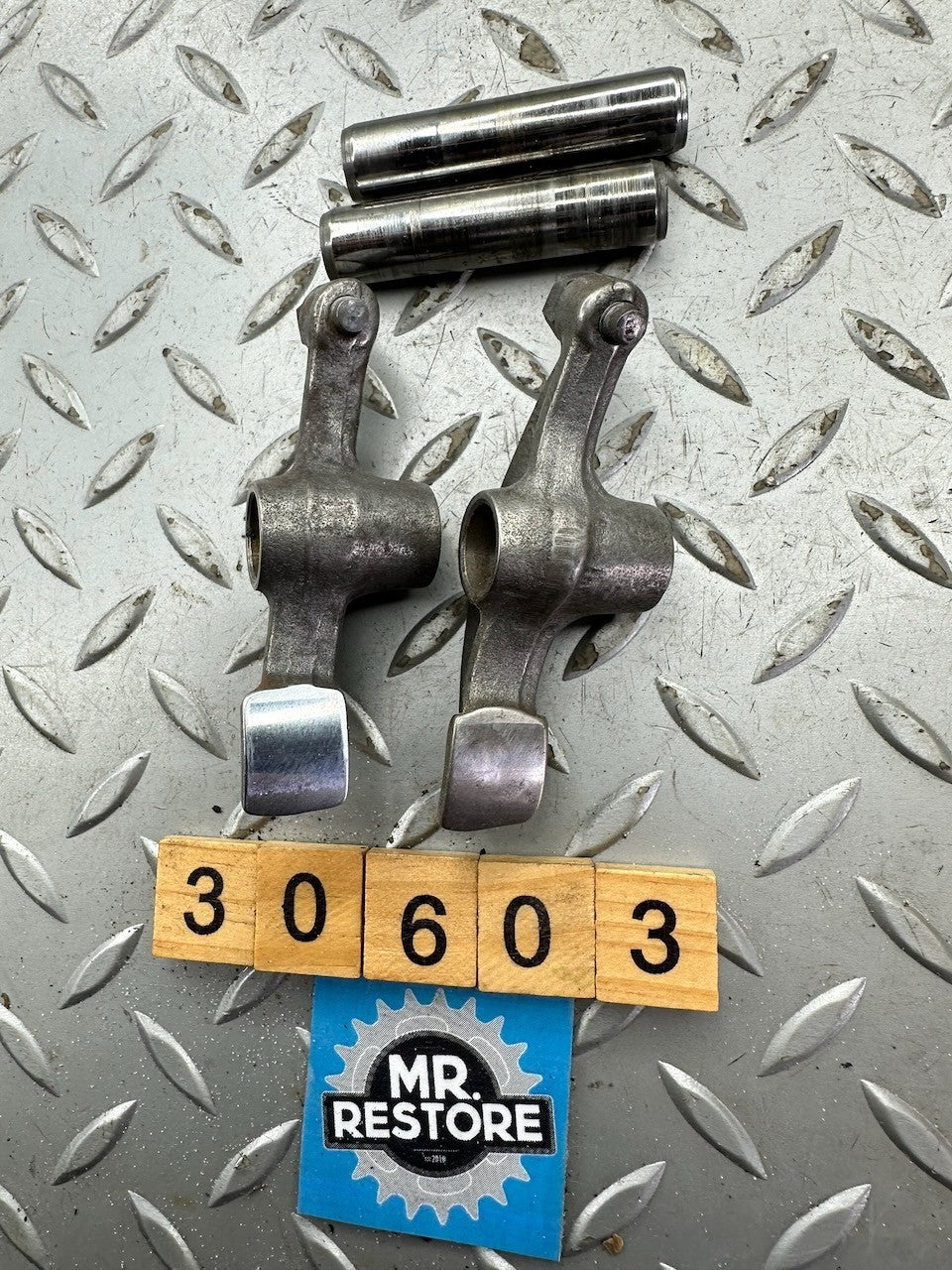 Yamaha XS400 77-82 XS360 76-77 Pair Valve Rocker Arms & Shafts 1L9-12151-01