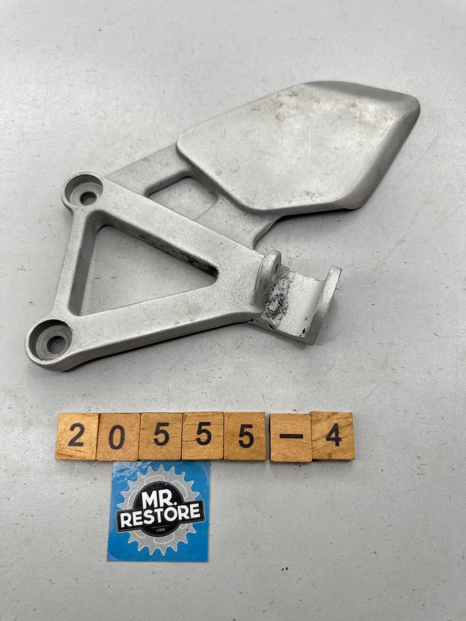 Honda CBR250R MC19 L/H Footrest Foot Peg Bracket 50700-KY1