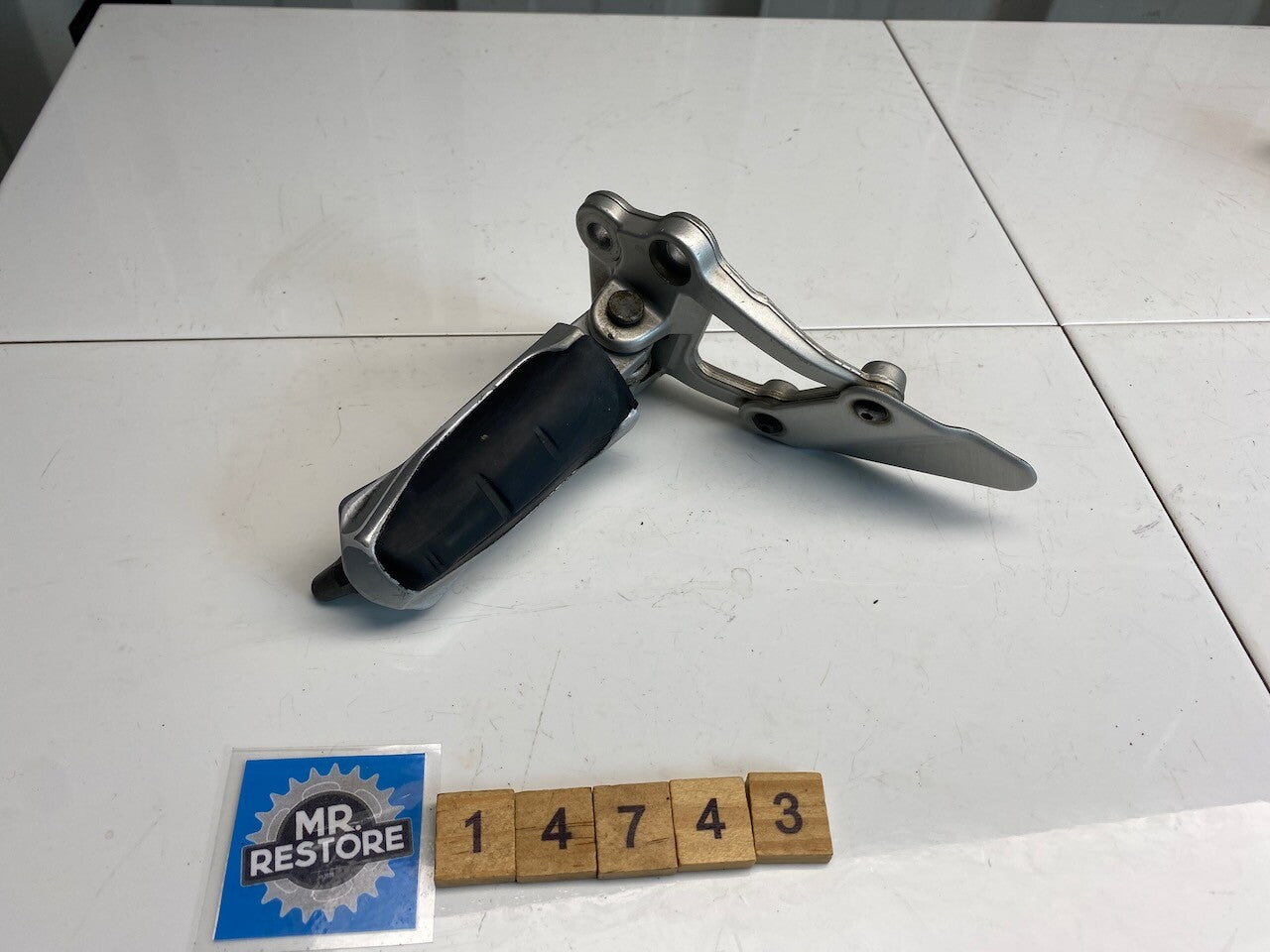 BMW R1100S 259S Riders Foot Rest Assembly L/H 1998-2005 - 46712331235
