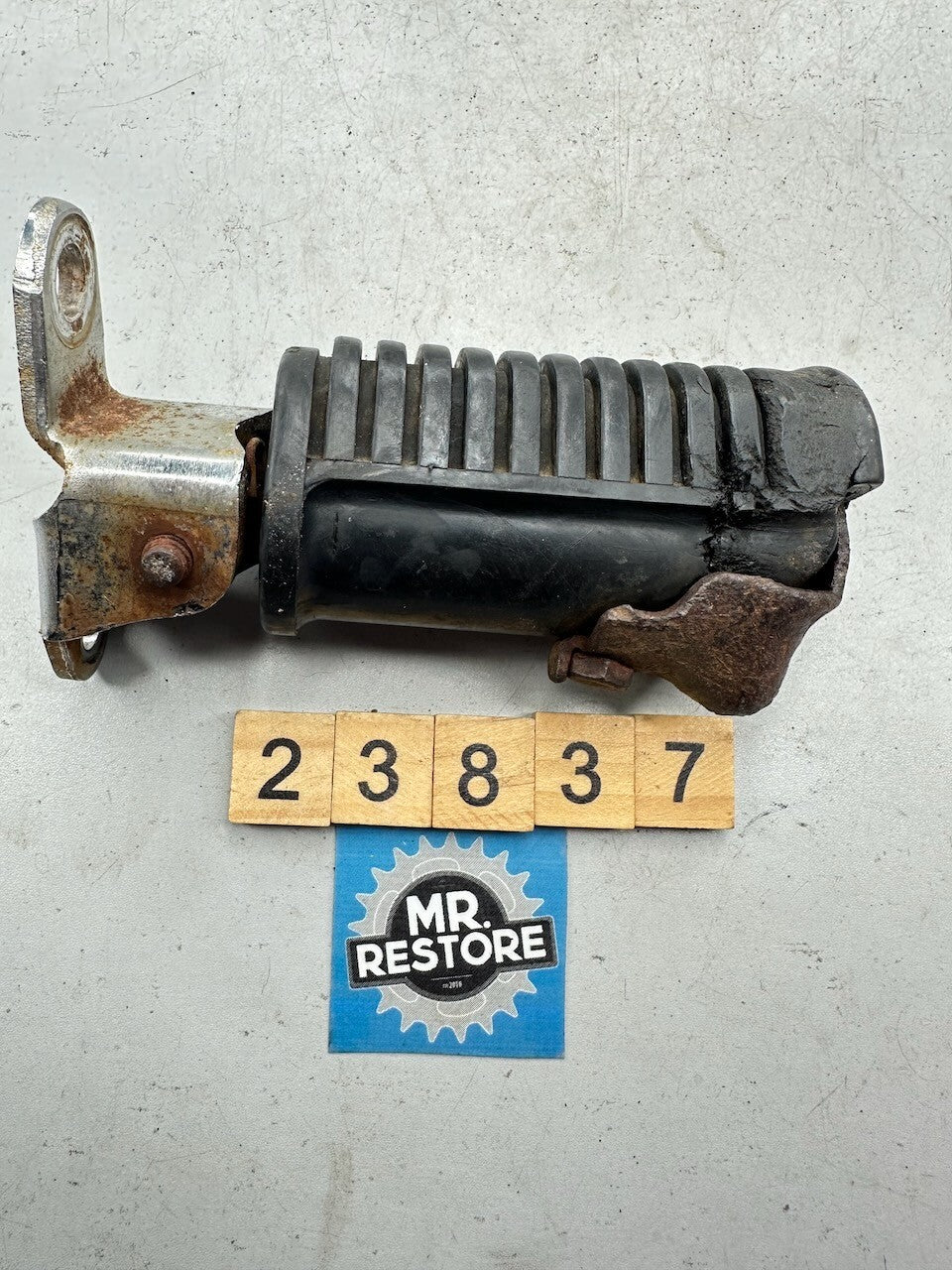 Honda CB750 '79-82' Right Footrest Peg & Rubber 50620-438