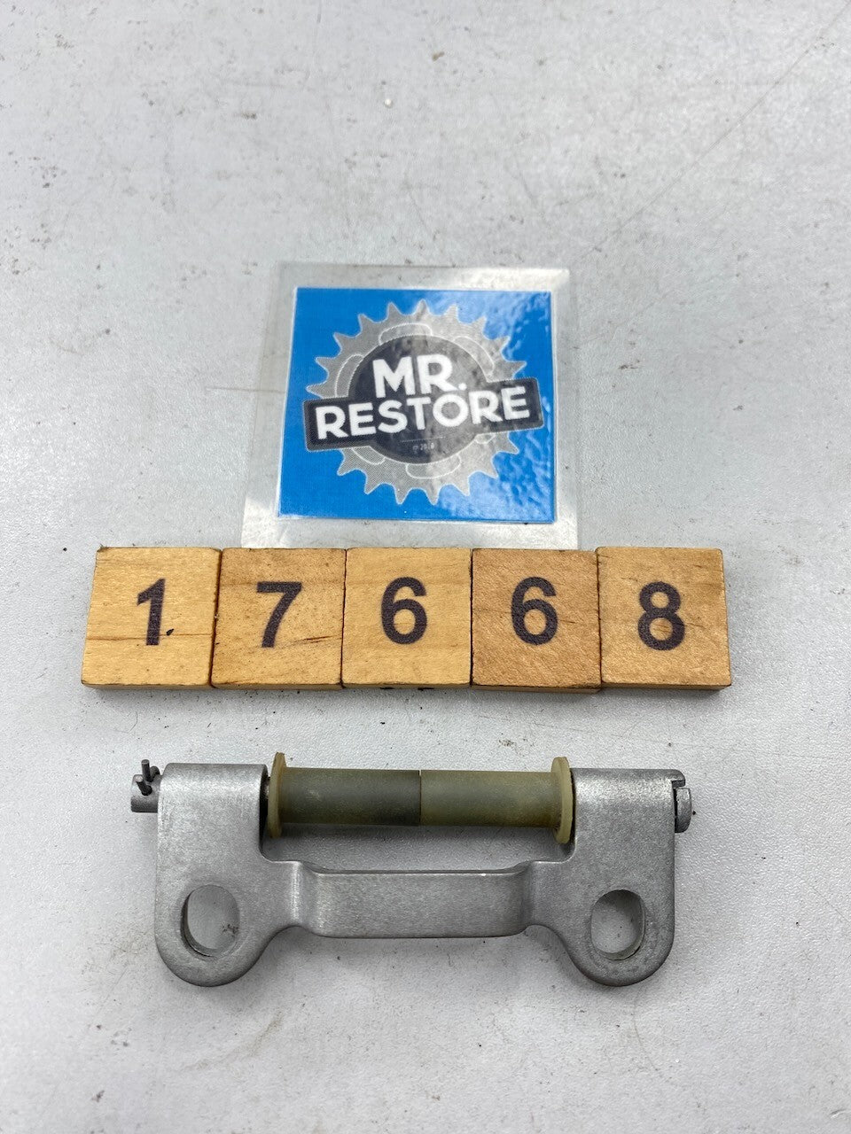Honda GL1000 Goldwing 1976 Meter Bracket Stay 37120-371