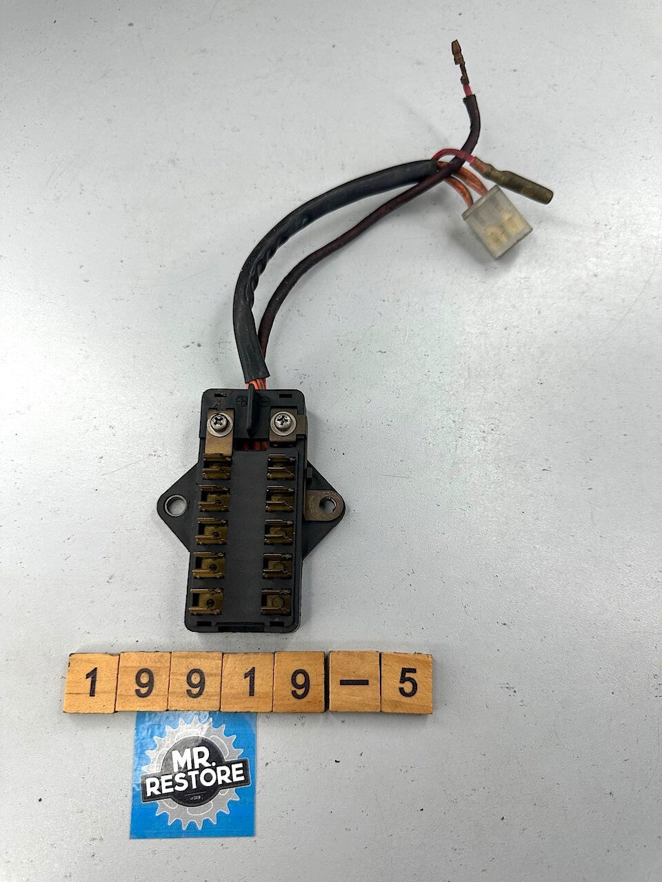 Suzuki GSX1000 GSX750 GS1000 GS850 Fuse Box 36740-49200