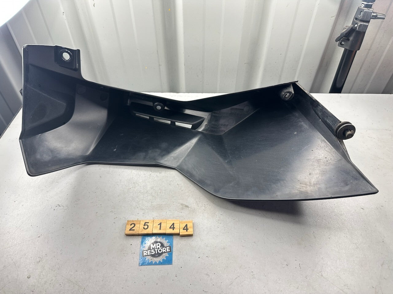 BMW K1300R '07-15' Left Covering 46637711107