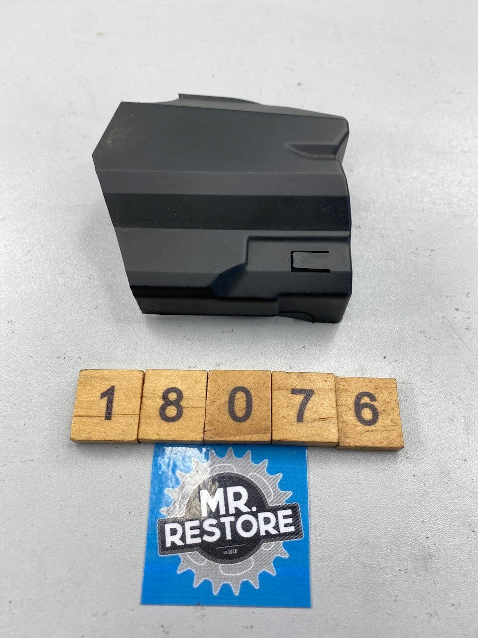 BMW R1200 R900 R RT GS R/H Throttle Housing Cover 13547688634