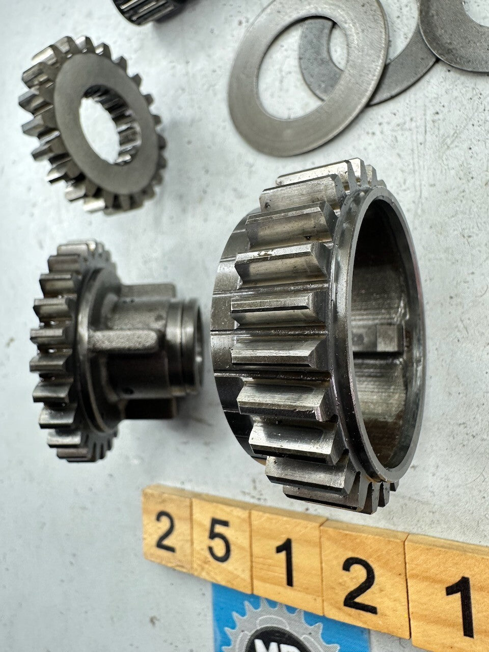Kawasaki KZ250 W1 LTD '83' KL250 '83-84' Transmission Spur / Idler Gear / Damper