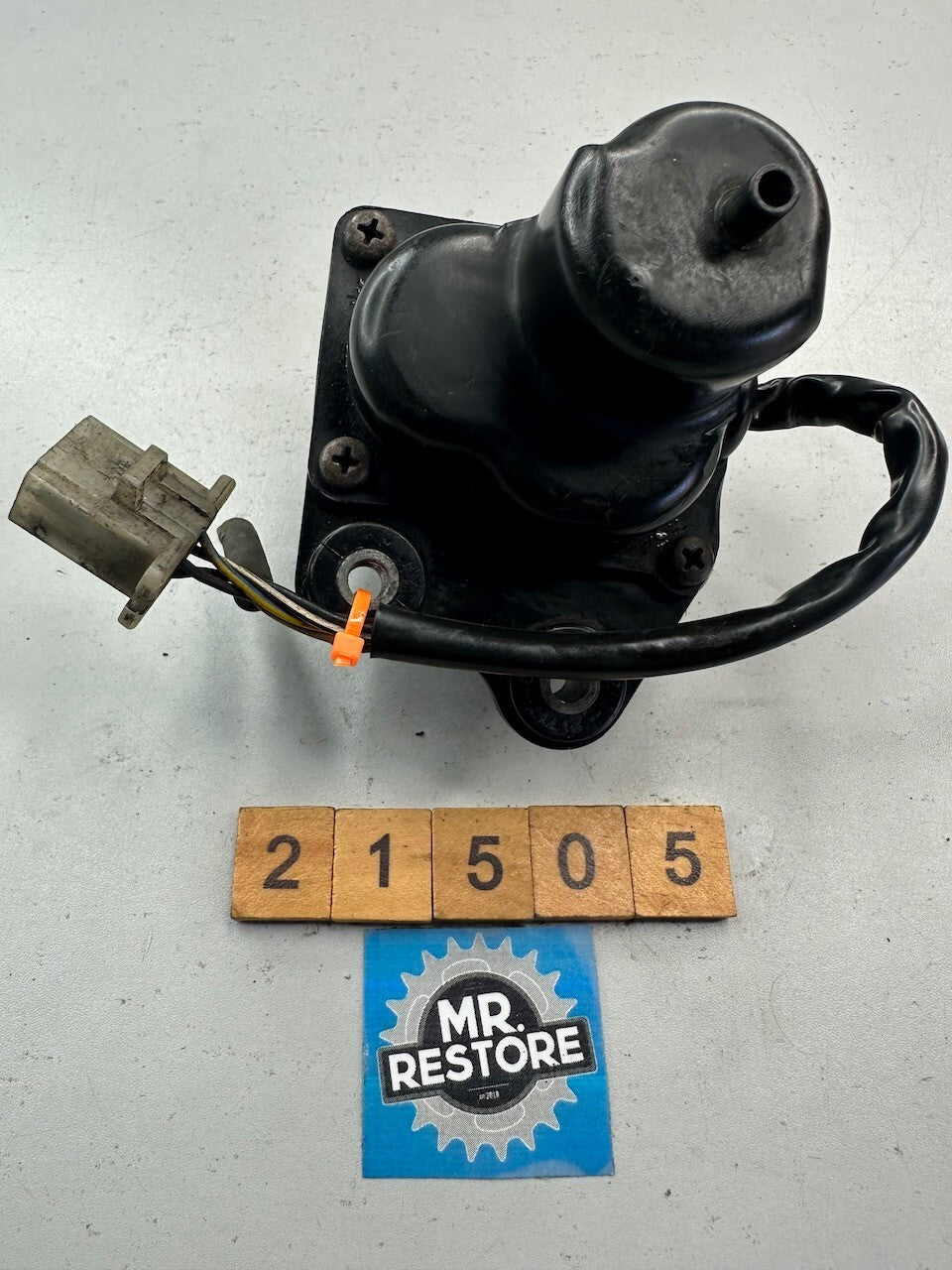 Yamaha TZR250 1KT 2MA TDR250 SDR200 Servo Motor 1KT-85820-01