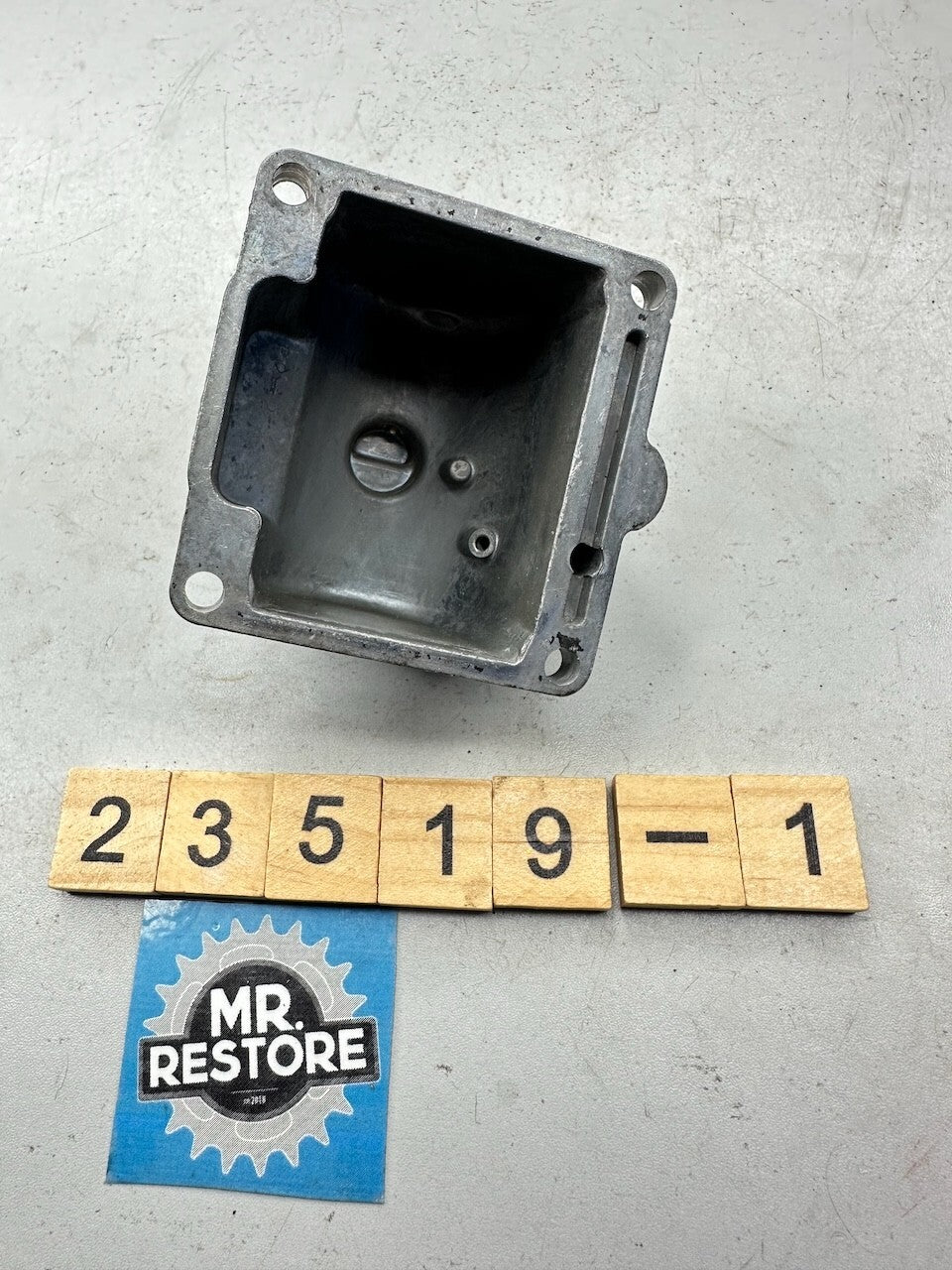 Kawasaki GPZ750 ZX750 Float Chamber Bowl