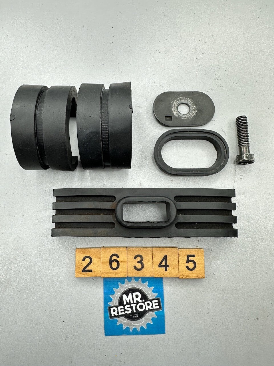 Yamaha XJR1300 Fuel Tank Rubber Locating Dampers & Rear Mount