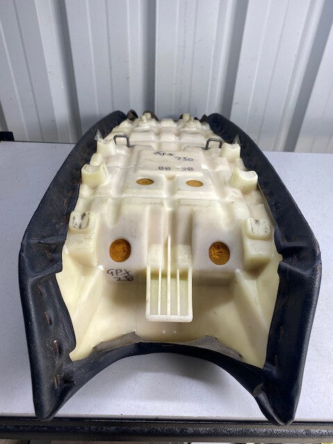 Kawasaki ZZR250 GPX250R Seat - Mid to Late 80s