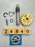 Yamaha TZR250 TDR250 R1-Z - 2T Oil Pump Worm Shaft & Drive Gear 1KT-13175-00