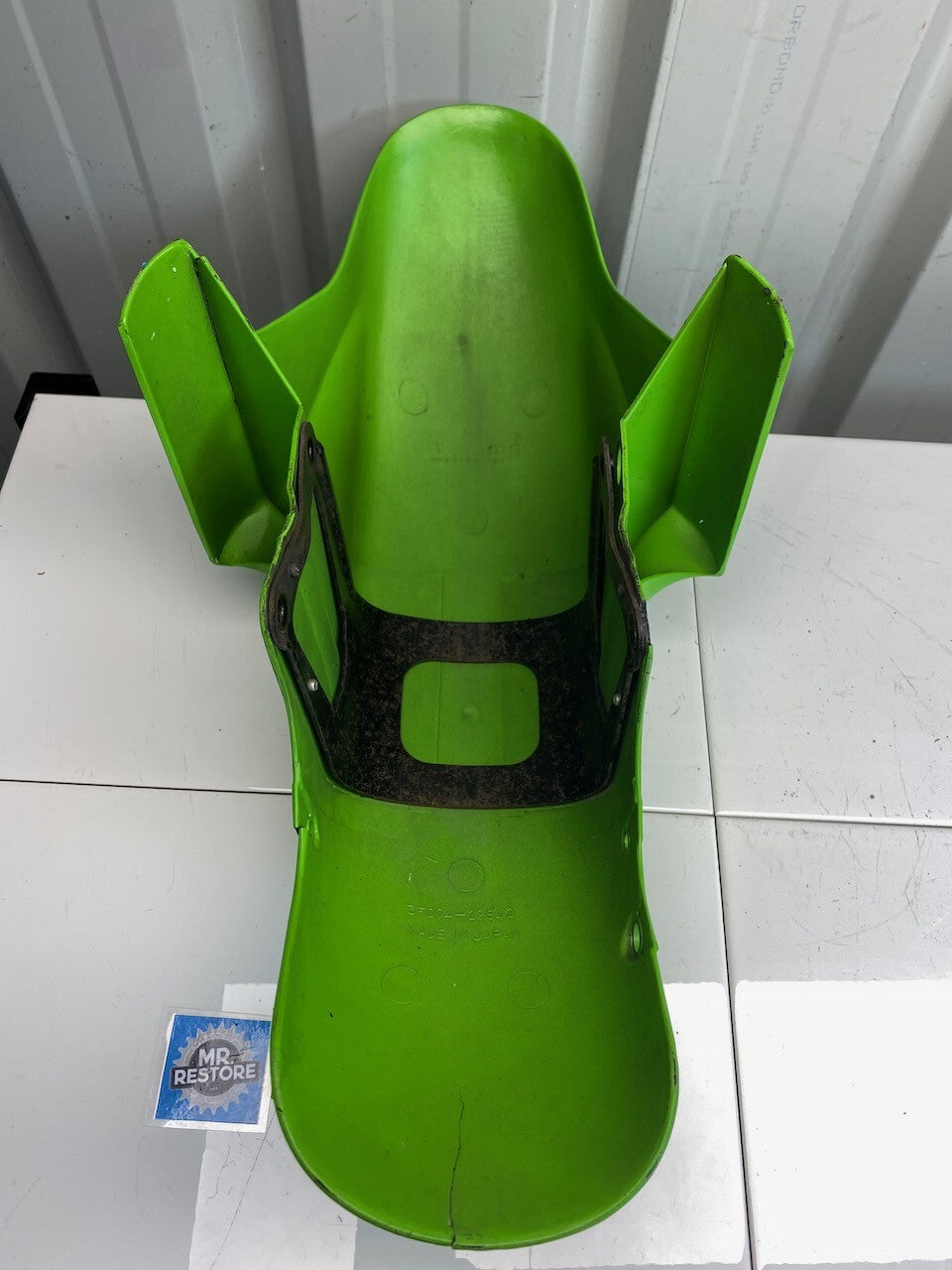 Kawasaki ZX2RC Front Mud Guard Fender 35004-1284