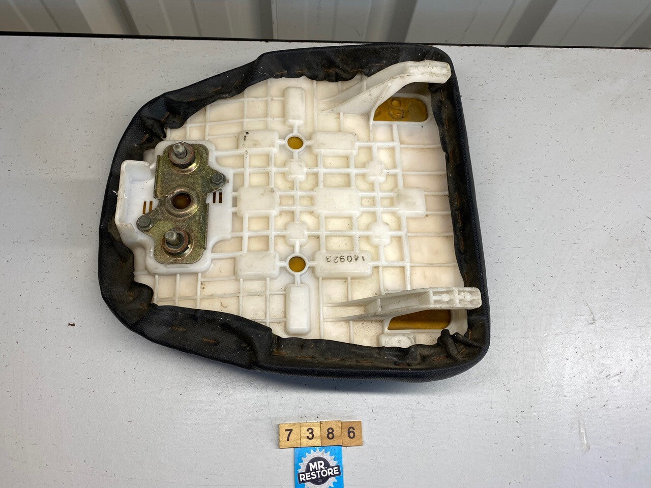 Suzuki GSXR1300 Hayabusa Pillion Seat in VGC