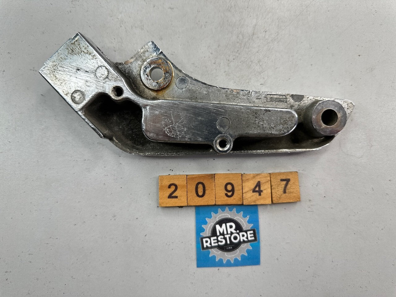 Yamaha XV1100 XV1000 XV750 Virago Pillion L/H Foot Rest Peg Bracket 1RM-27430-01