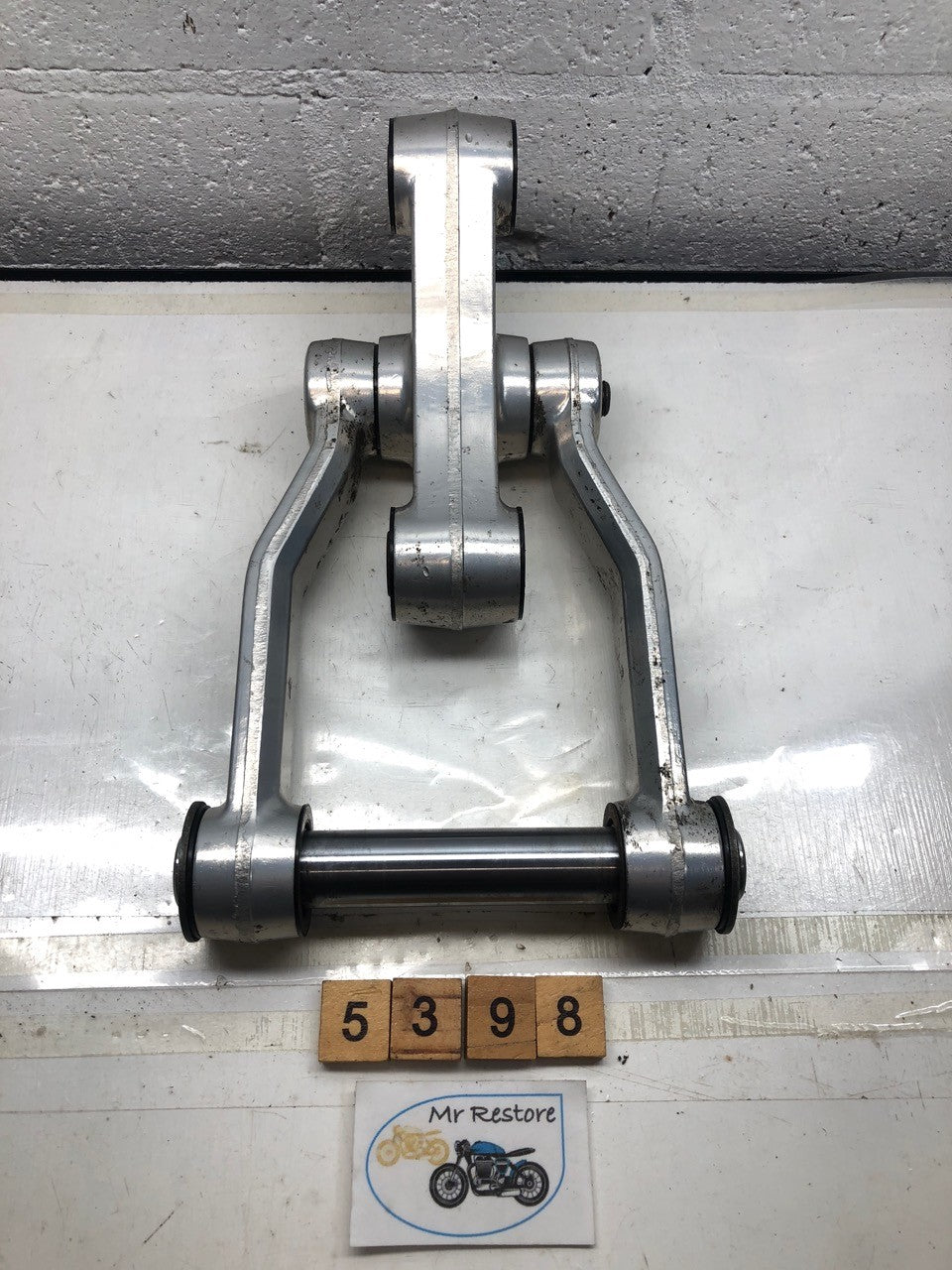 Kawasaki GPZ900R GPZ750R Rear Suspension Linkage