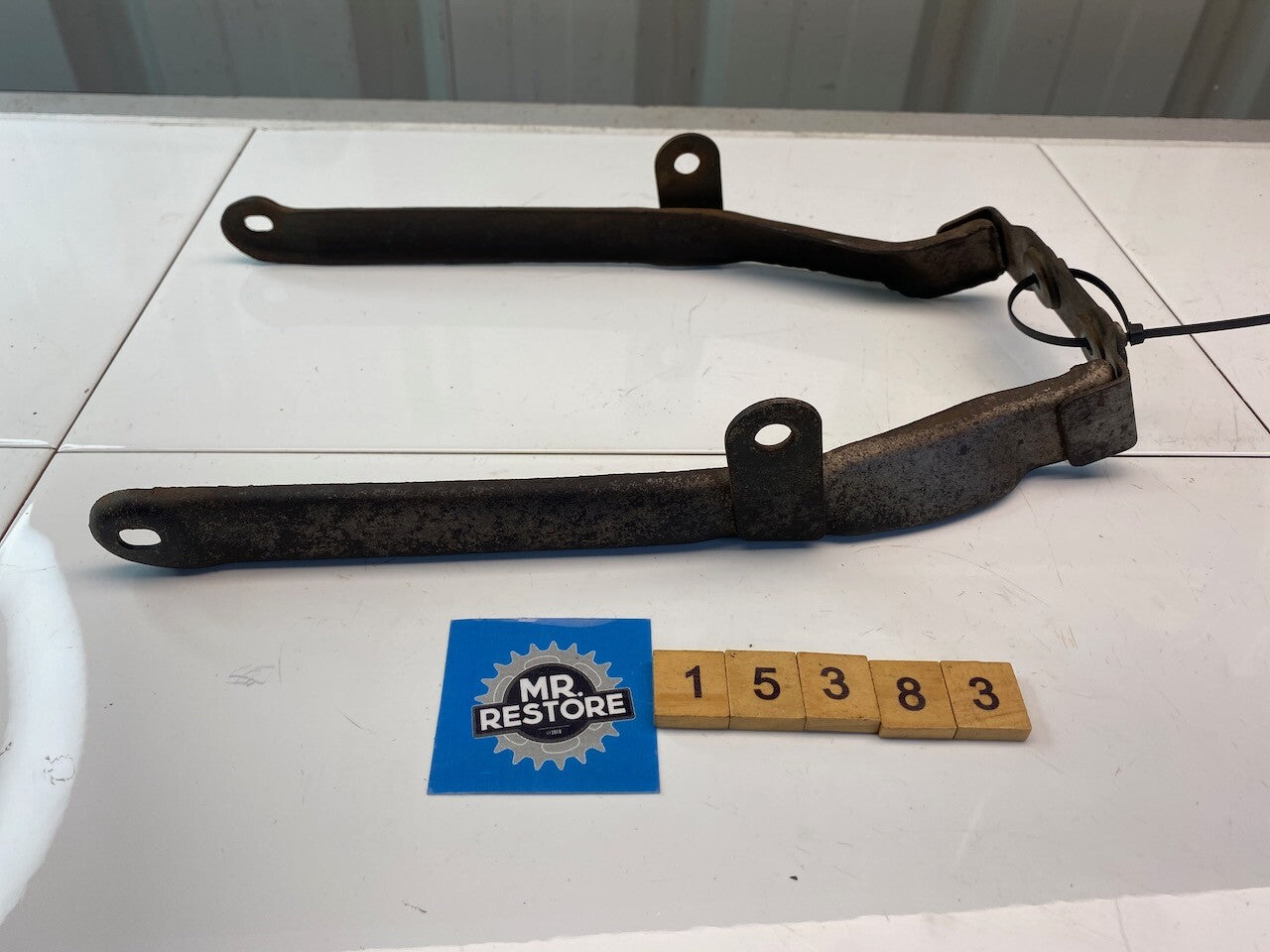 Suzuki GS1000 GS850 GSX1100 GSX750 Rear Fender Mudguard Stay Bracket 63120-49000