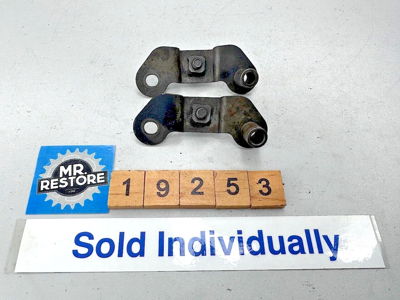 Yamaha XJ650 Turbo 1982-83 Cylinder Head Cover Bracket 2 - 16G-11142