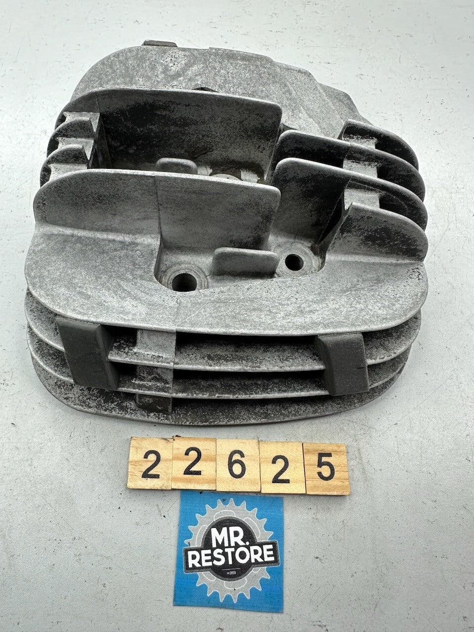 Yamaha IT175J IT175K 1982-83 OEM Cylinder Head (5X8) 5X8-11111-00