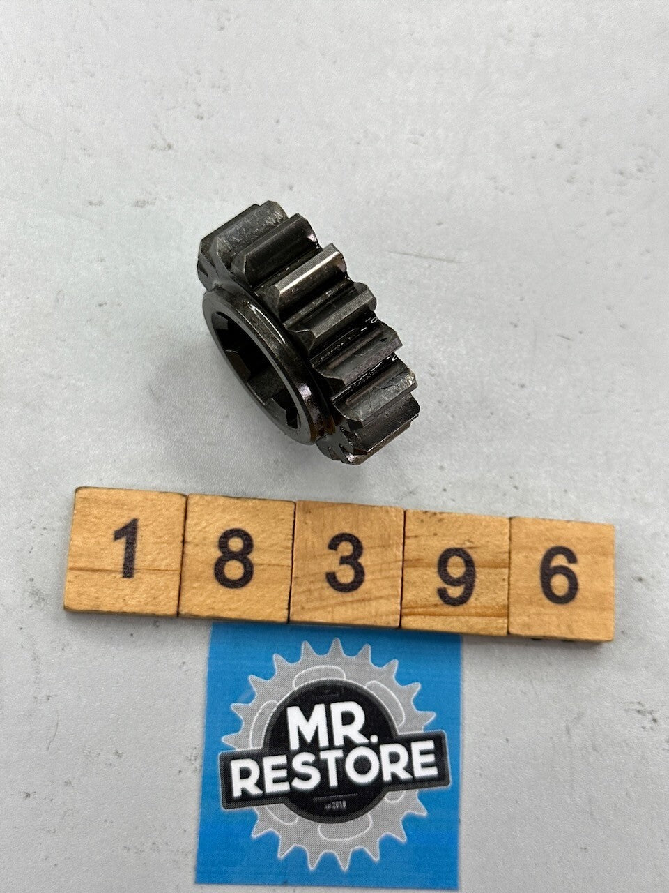 Suzuki GN250 DR400 DR250 Transmission 2nd Drive Gear (16T) 24221-32412