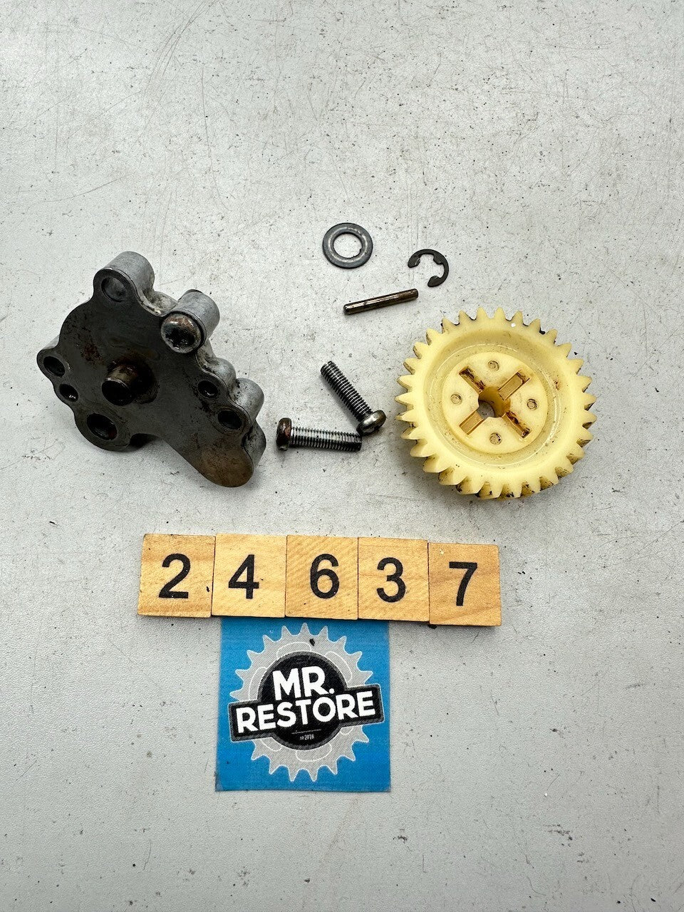 Yamaha TZR250 1KT 2MA TDR250 R1-Z Transmission Oil Pump & Pump Driven Gear