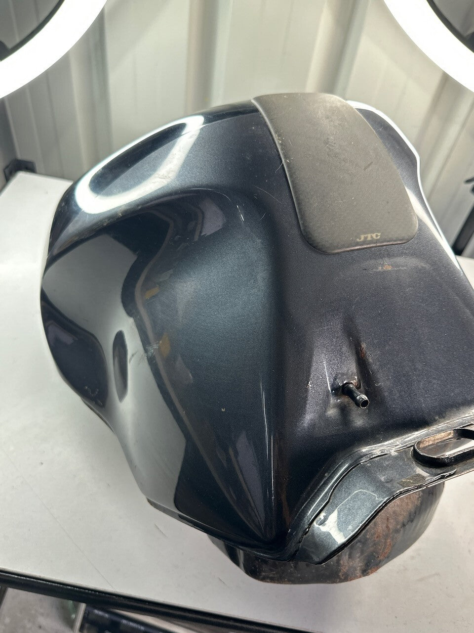 Yamaha FZR1000 EXUP 1990 to 1995 Fuel Tank & Mount