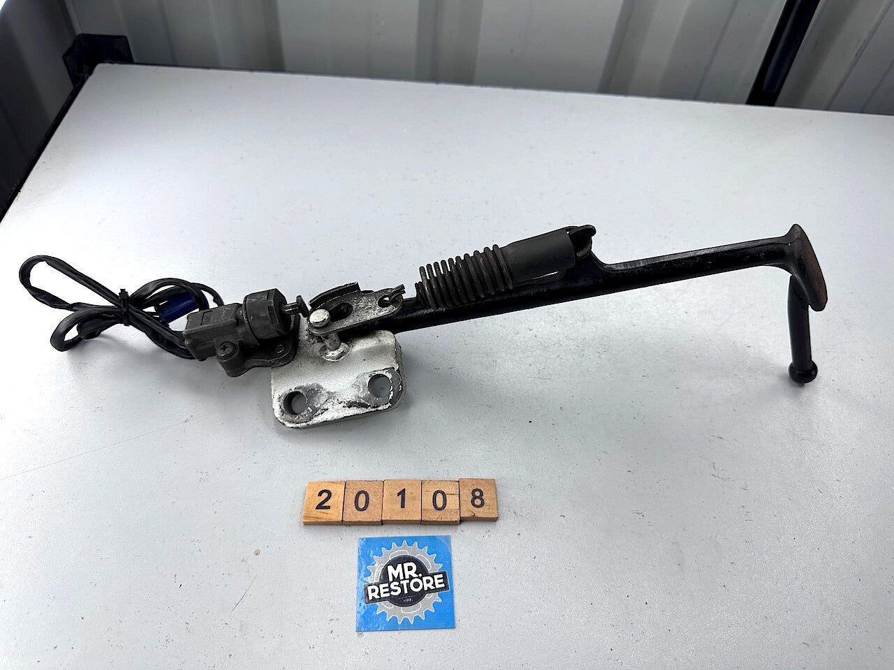 Yamaha FZR250 R 3LN 1990-94 Side Stand & Bracket 3LN-21458-51  2KT-27311