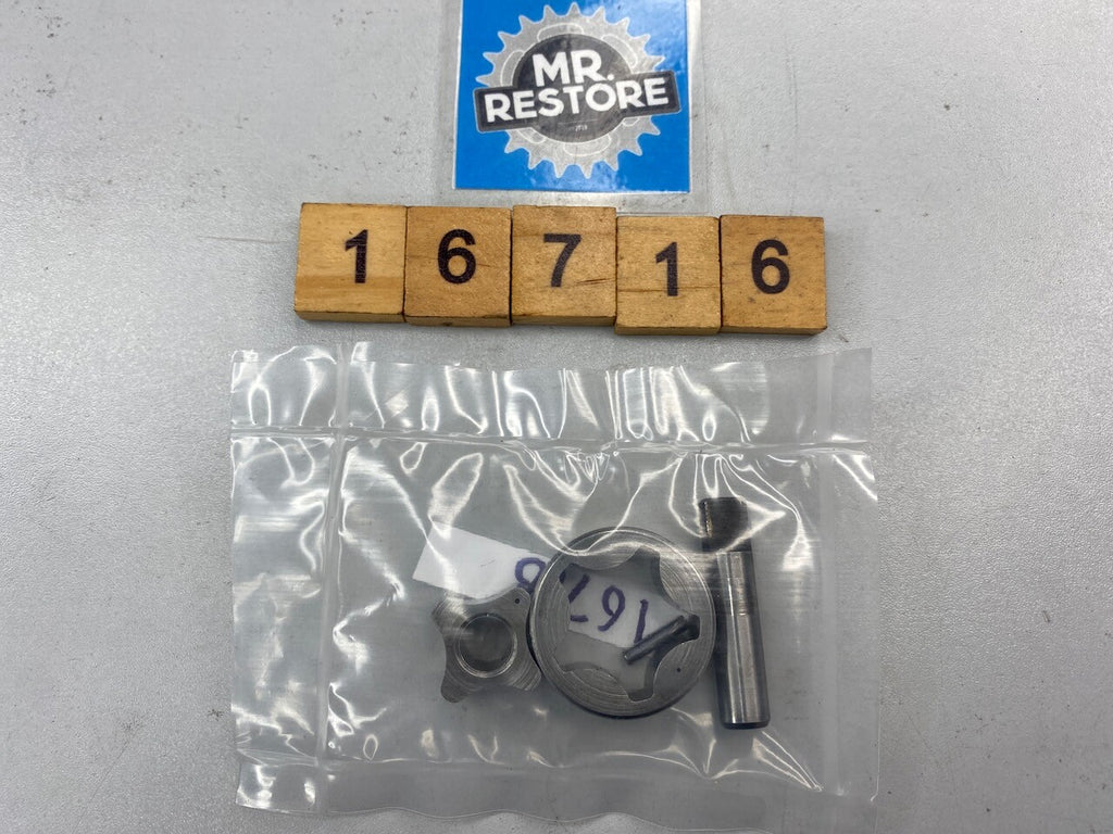 Suzuki RGV250 1989-96 Oil Pump Rotor Set 16410-12C00