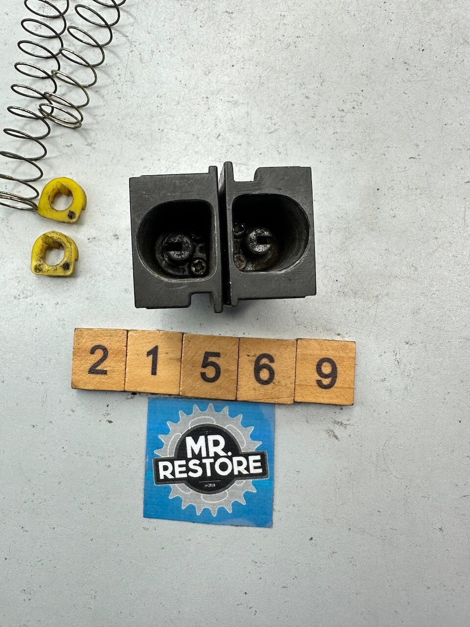 Yamaha TZR250 1KT 2MA Carb Sliders & Springs 1KT-14131  1KT-1490J  1KT-14112-25