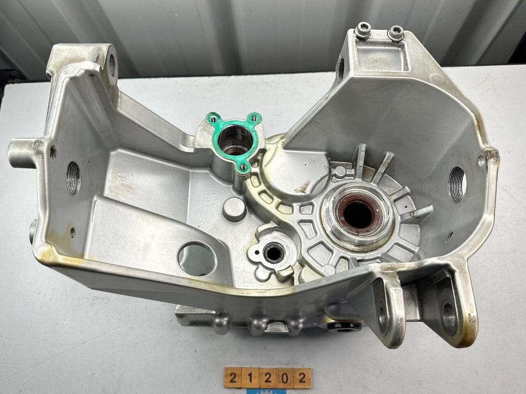 BMW R1150GS R1100RS R1150R R1200C R1100S Transmission Gearbox Case 4240018190