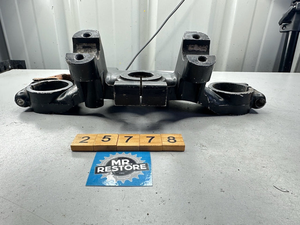 Kawasaki KZ1300 Z1300 ZG1300 Upper Fork Clamp Triple Tree 44039-1013