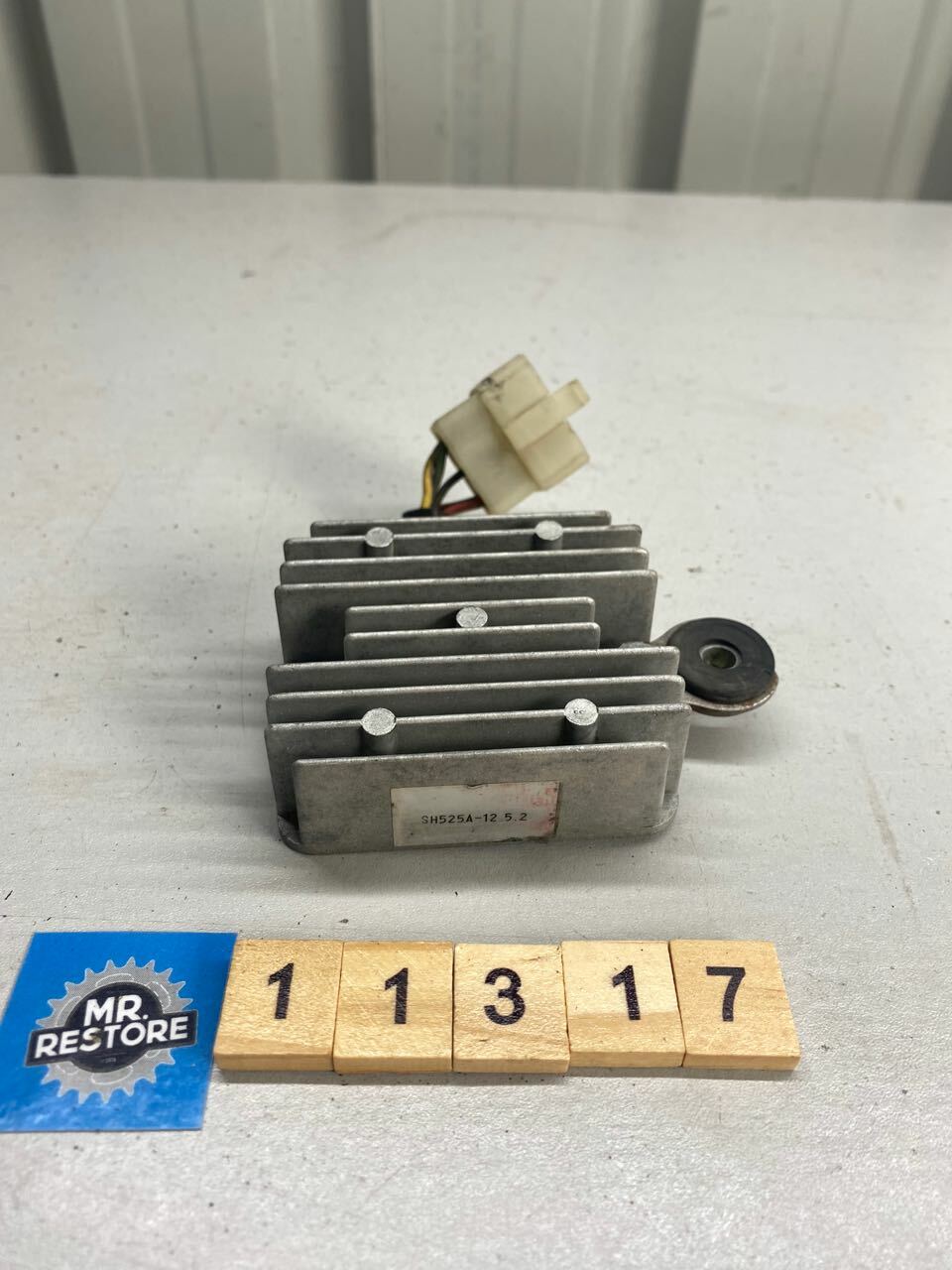 Honda CBX250 Regulator Rectifier OEM - SH525A-12