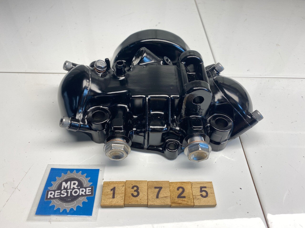 Yamaha XT500 Rocker Cover & Caps - 58300 Y-2 - Re-painted