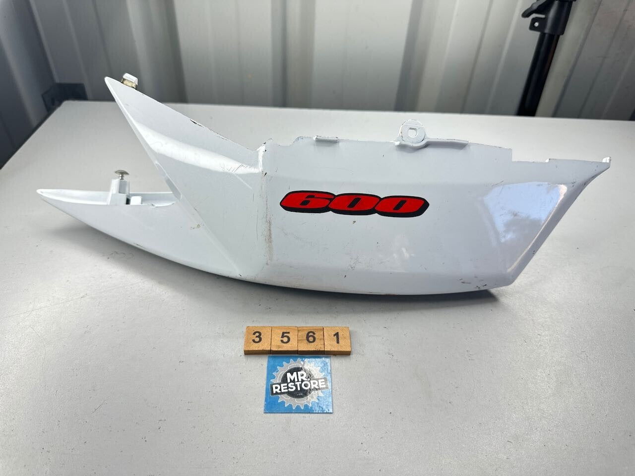Suzuki GSXR750 GSXR600 LEFT TAIL FAIRING COVER 47811-37H