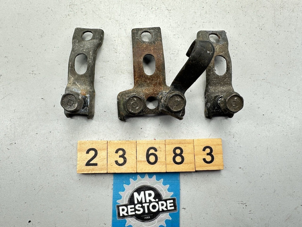 Honda VF1000F VF1000R Ignition Coil Stay Brackets 30515-MB6-003 30516-MB6-003
