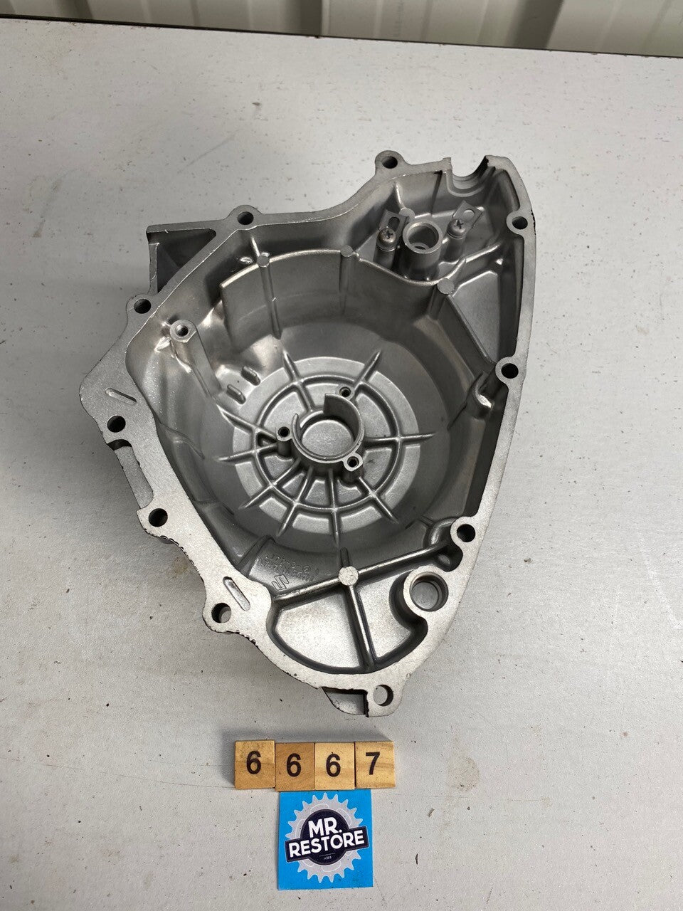 Suzuki GSX400 - Engine Side Cover - Reconditioned