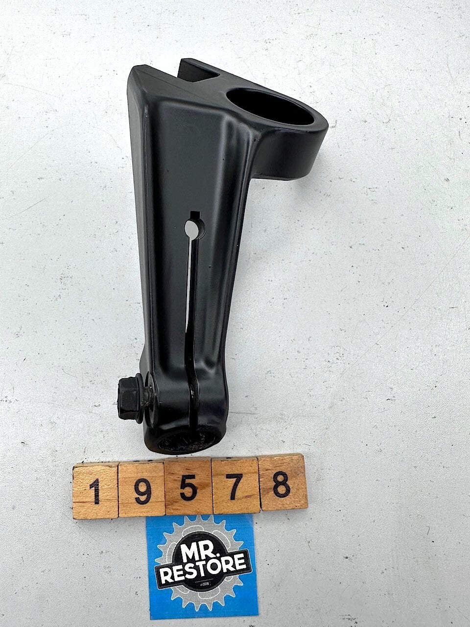 Kawasaki GPZ1100 "81/82" GPZ750 "82" L/H Handlebar Holder - Repainted 46012-1020