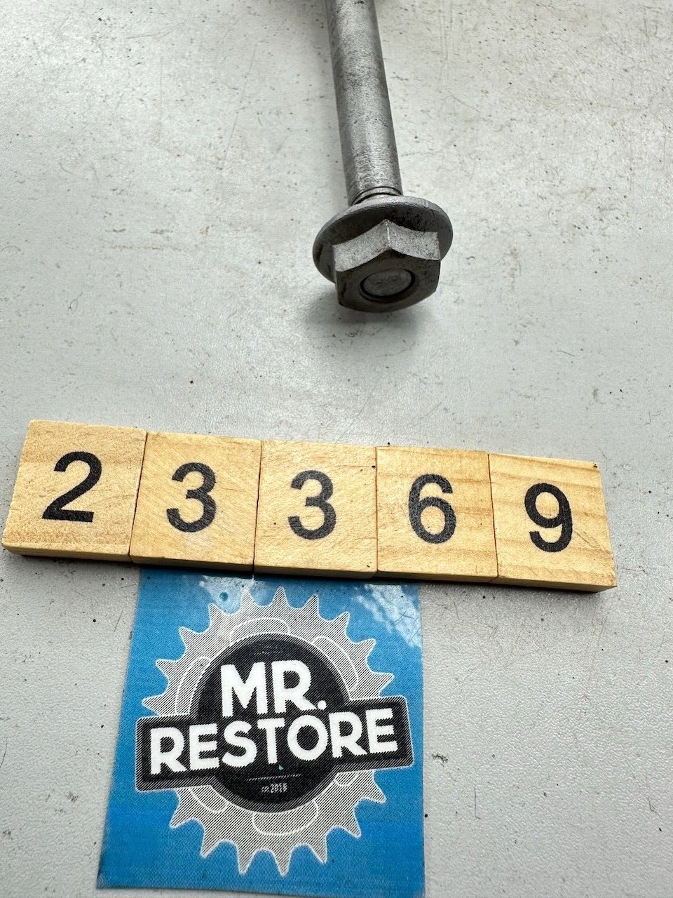 Yamaha V70 V80 V90 Front Wheel Axle Bolt & Spacer