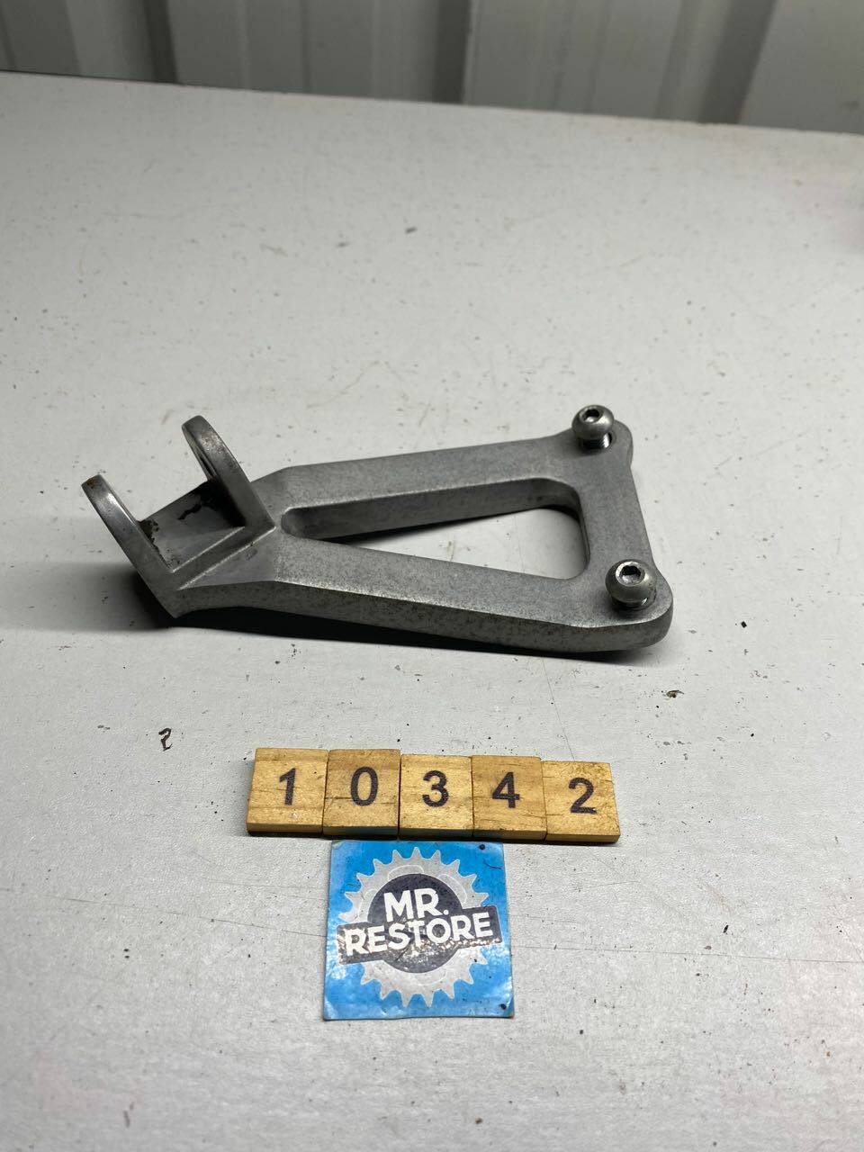 Kawasaki ZR750F ZX750 ZX7 L/H Pillion Foot Rest Bracket 35011-1554