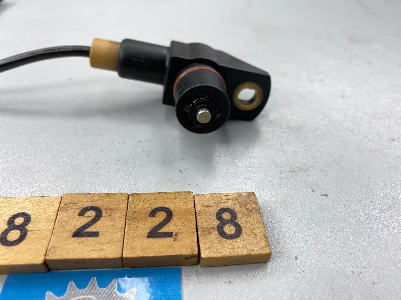BMW R1200 R900 RT S GS R - Crankshaft Sensor 12727674201