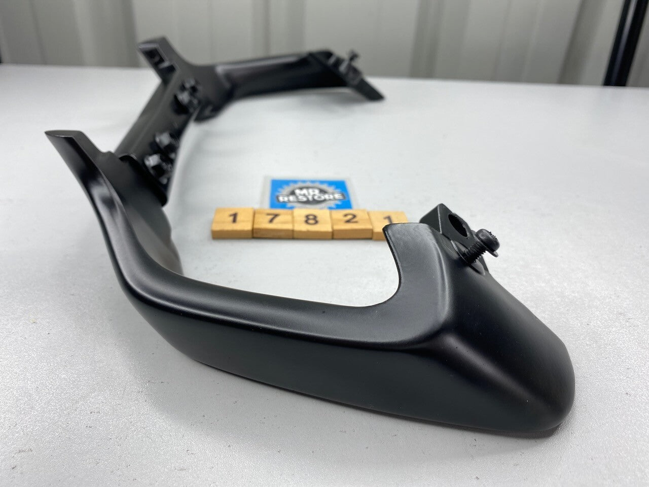 Yamaha FJ1200 Pair Rear Grab Handles & Bracket 3CW 3CX 3CV 1988-90  - Repainted