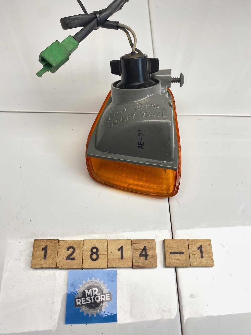Kawasaki ZZR1100 L/H Rear Indicator Assy OEM