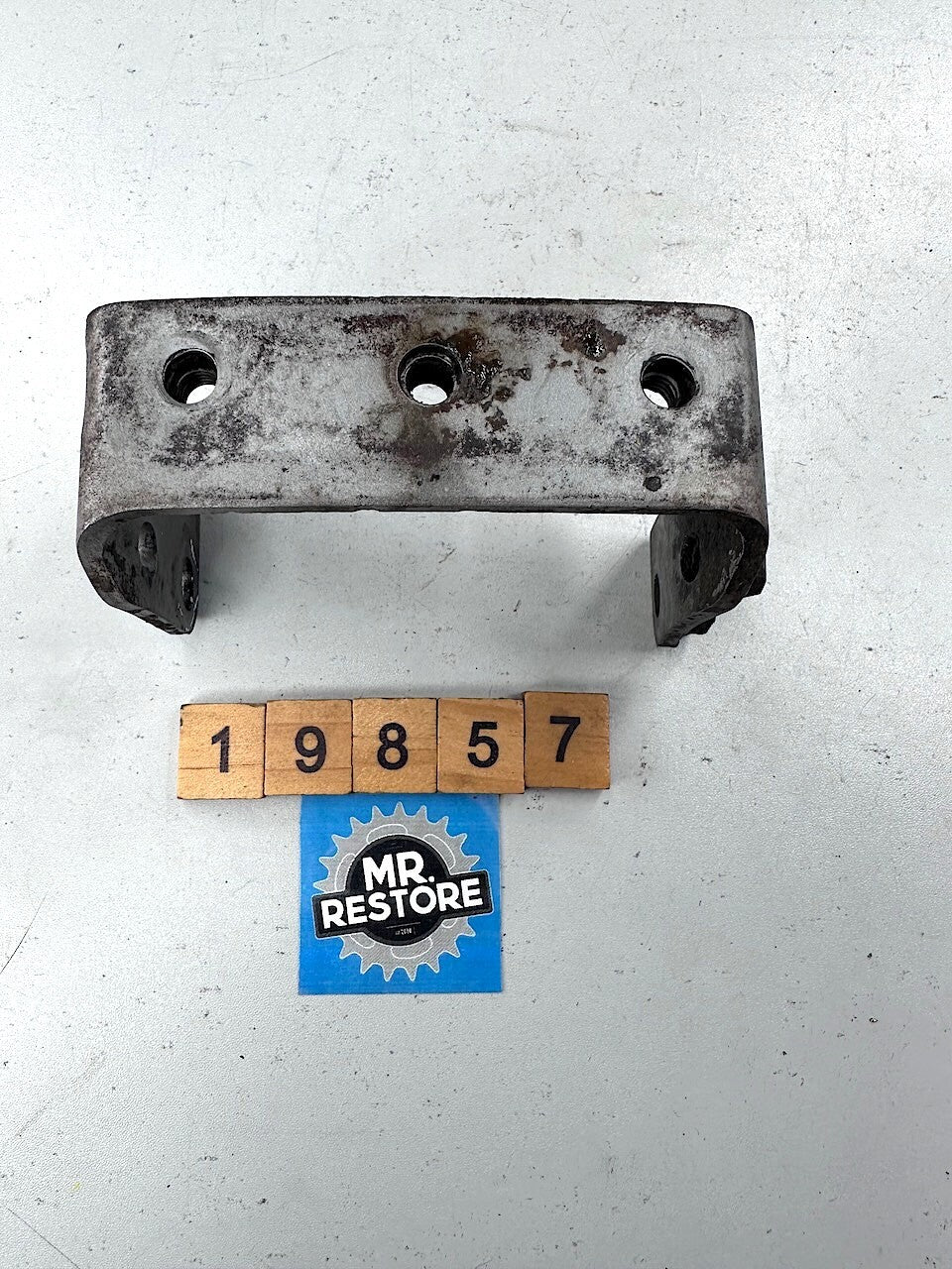 Yamaha V90 T 1982 Lower Engine Bracket