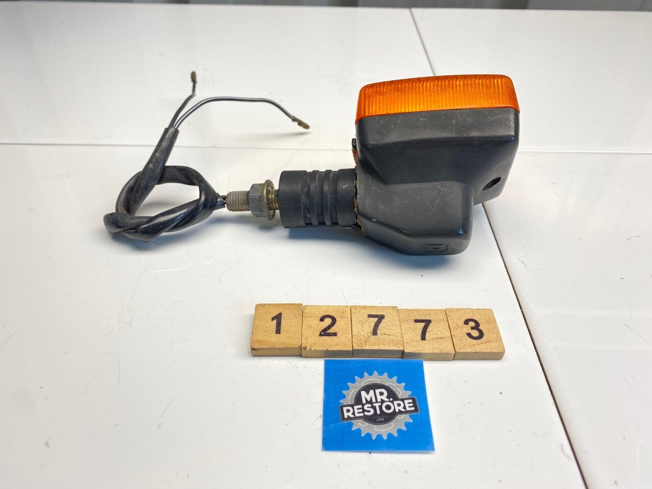 Honda Motorcycle Vintage Classic (XL XR ?) OEM indicator (tested)