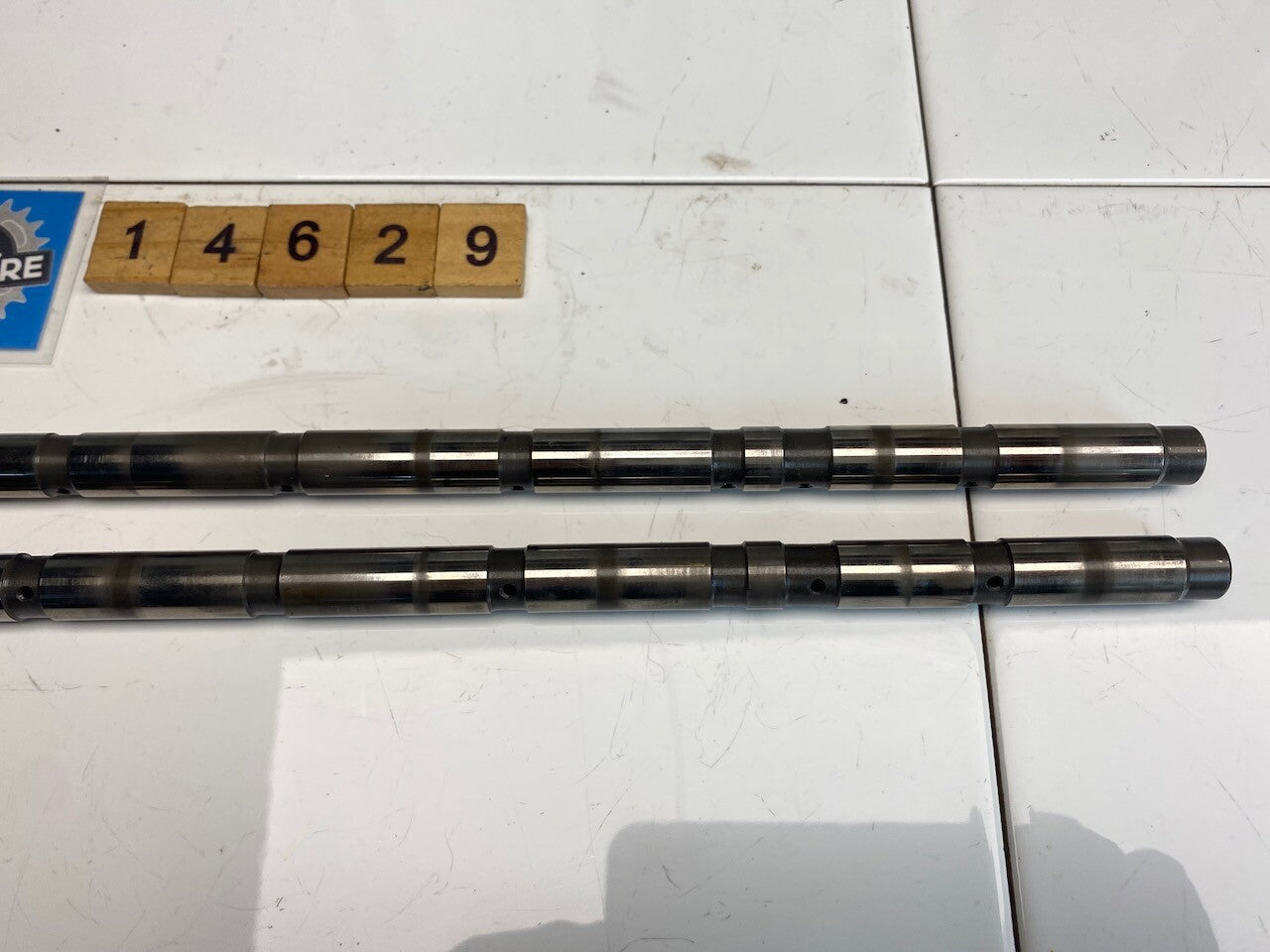 Kawasaki GPZ900R ZX900 Rocker Shafts x 2 - 12020-1051