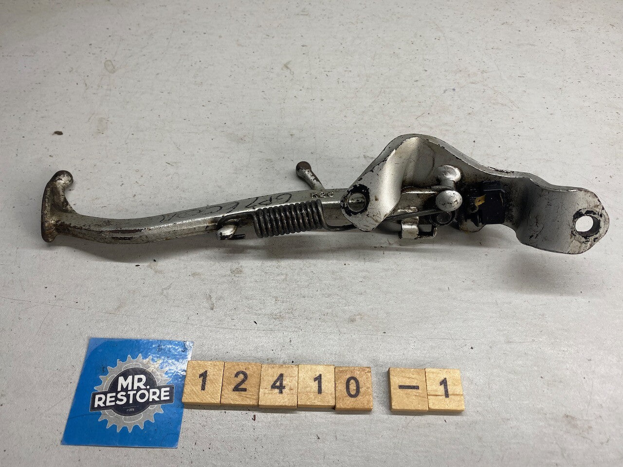 Kawasaki GPZ500S GPZ600R Side Stand Assy. Inc Bracket, Switch, Bolt & Nut (K26) 