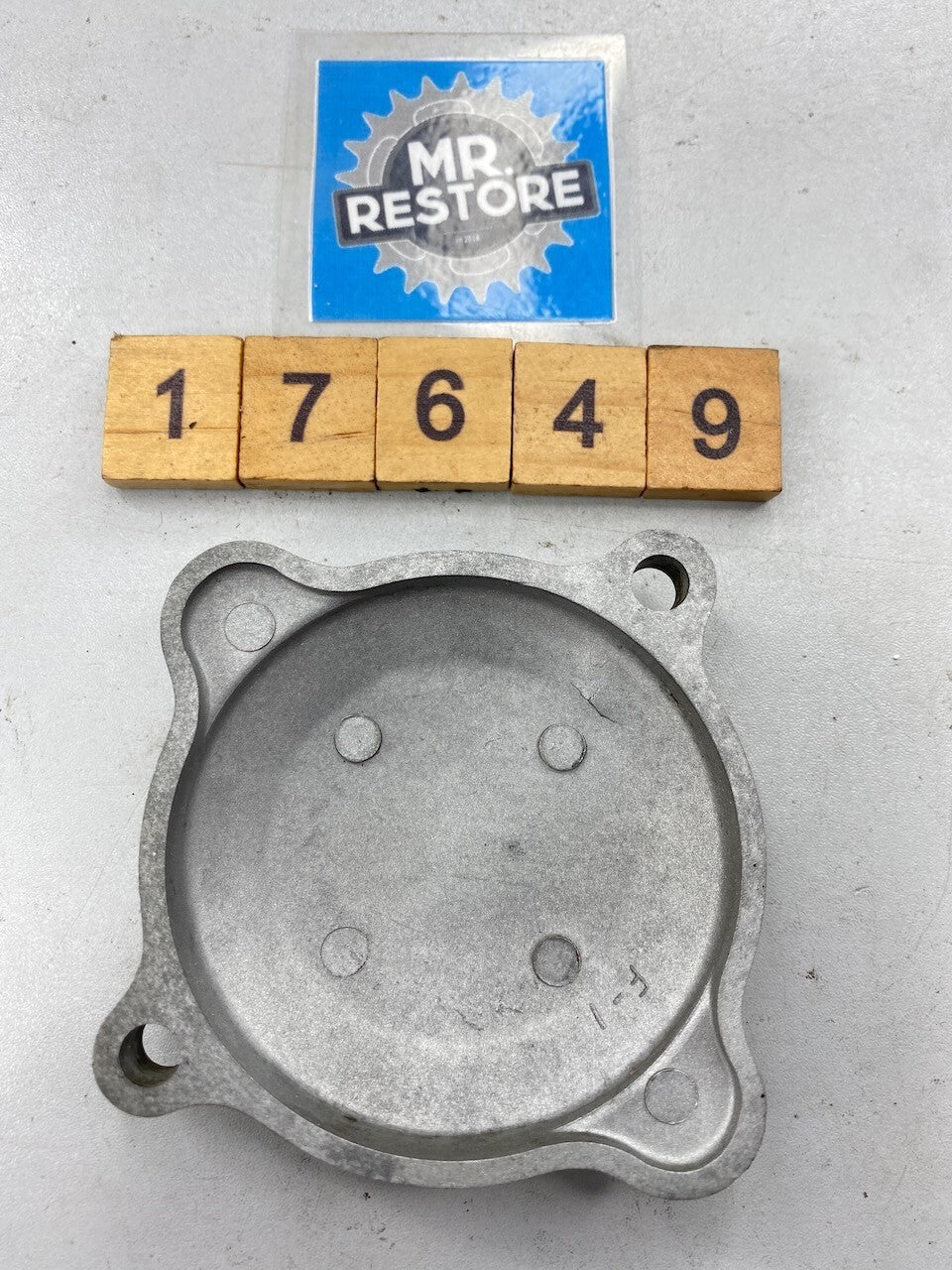 Honda GL1000 Goldwing 1976-79 Breaker Cover 30070-371