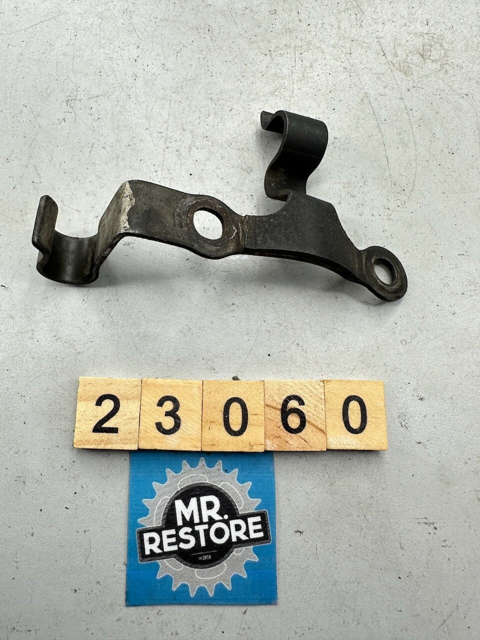Suzuki GS650 Katana '81-82' GS550 '81-82' Front R/H Brake Hose Clamp 59260-34300