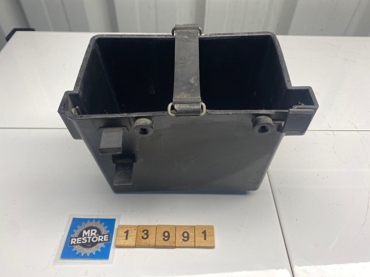 Yamaha FJ1200 1991-1993 Battery Holder Box & Strap 3XW-21245