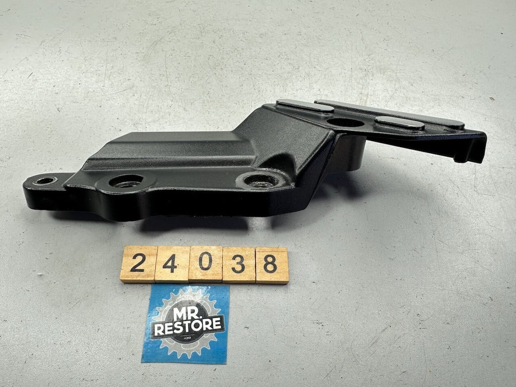Triumph Daytona Speed Triple T300 Sprint Trident L/H Foot Control Plate