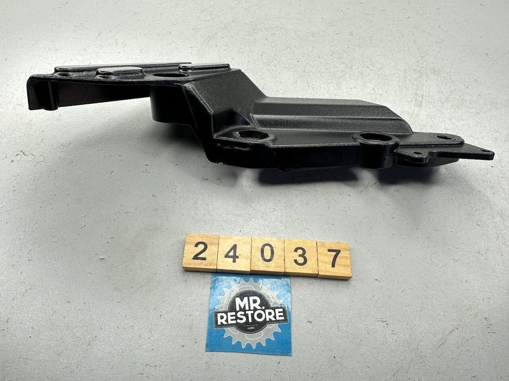 Triumph Daytona Speed Triple T300 Sprint Tiger R/H Foot Control Plate